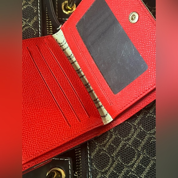 Carolina Herrera Traveler/ Japanese Envelope Wallet - Picture 6 of 14